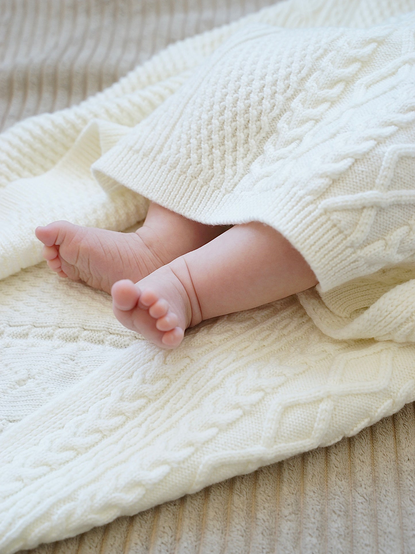 Aran Babydecke in Woll-Weiß